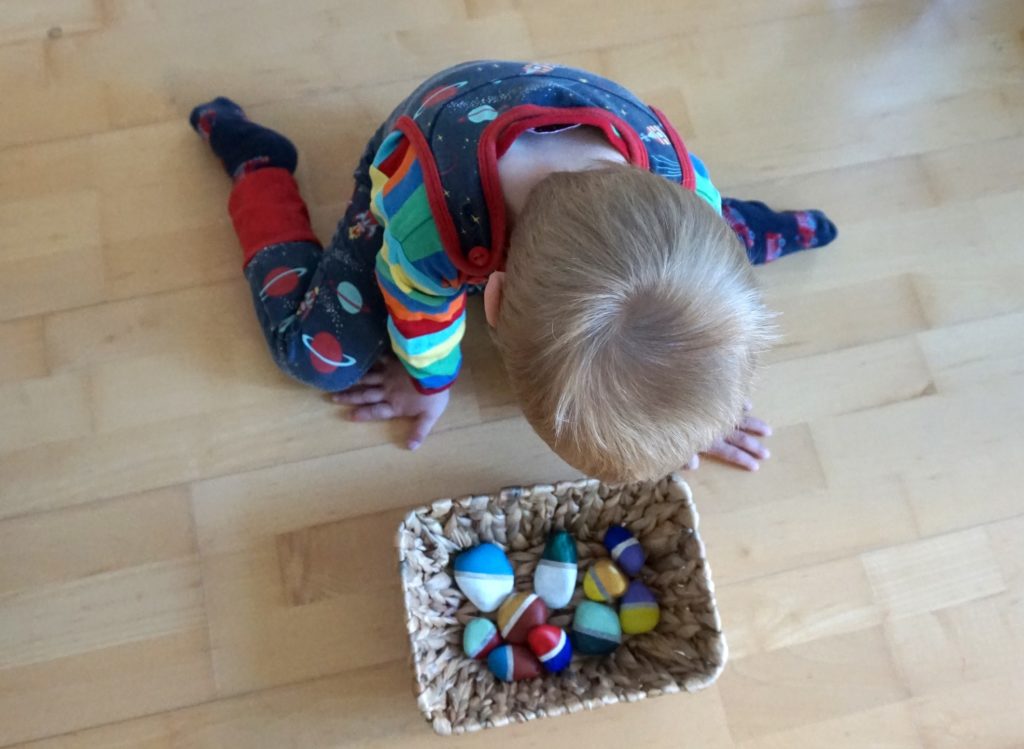 DSC02305 1024x749 - Basteln und Spielen mit Naturmaterialien - ein Domino aus Steinen